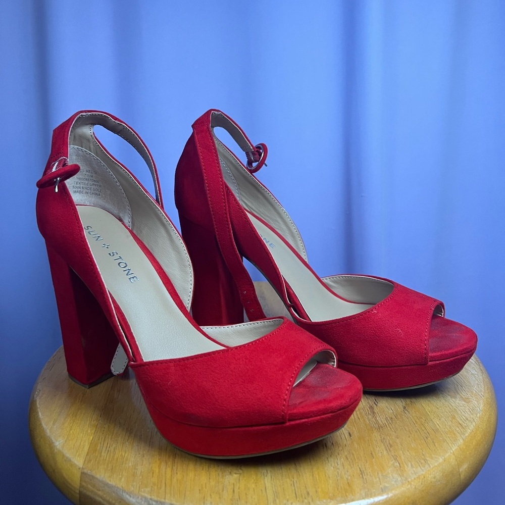 Sun + Stone Red Suede Peep-Toe Platform Block Heels Size 7.5 Retro Chunky 1970's